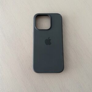 Apple iPhone 15 Pro Mag Safe Case in Clay